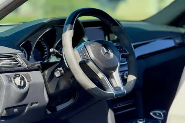 Mercedes-Benz E-Klasse (2012) thumbnail 12