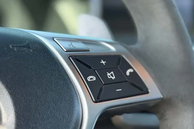 Mercedes-Benz E-Klasse (2012) thumbnail 23
