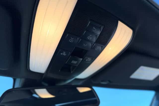 Mercedes-Benz E-Klasse (2012) thumbnail 32