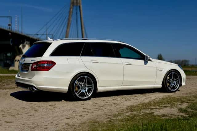 Mercedes-Benz E-Klasse (2012) thumbnail 6