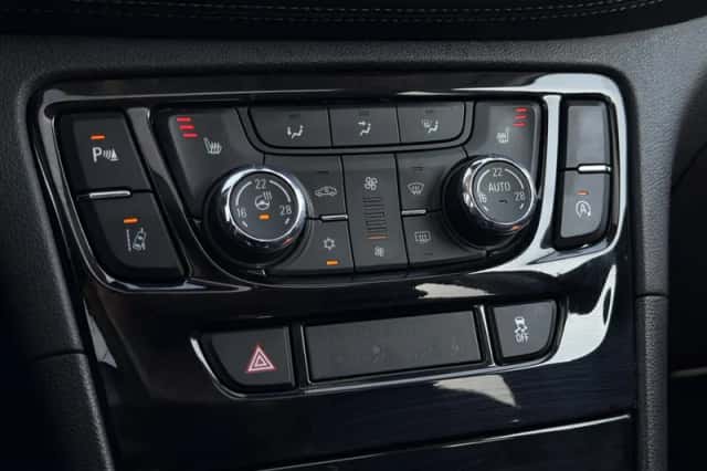 Opel Mokka (2017) thumbnail 24