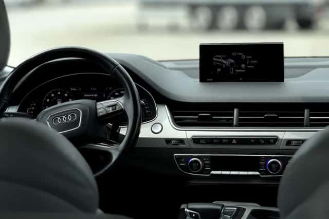 Audi Q7 (2016) thumbnail 33