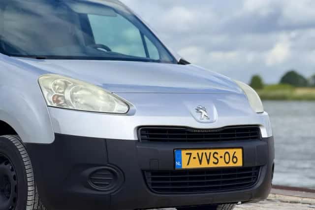 Peugeot Partner (2012) thumbnail 2