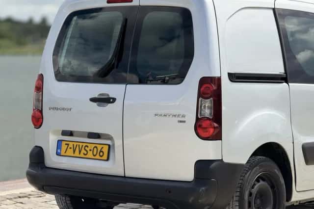 Peugeot Partner (2012) thumbnail 4