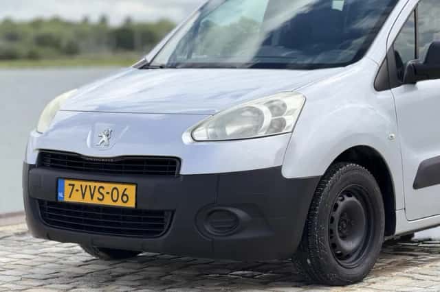 Peugeot Partner (2012) thumbnail 8