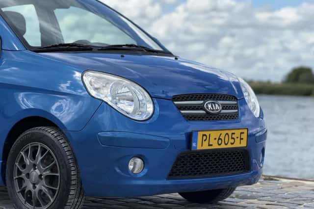 Kia Picanto (2009) thumbnail 2
