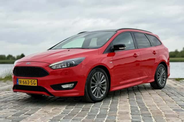 Ford Focus (2018) thumbnail 1