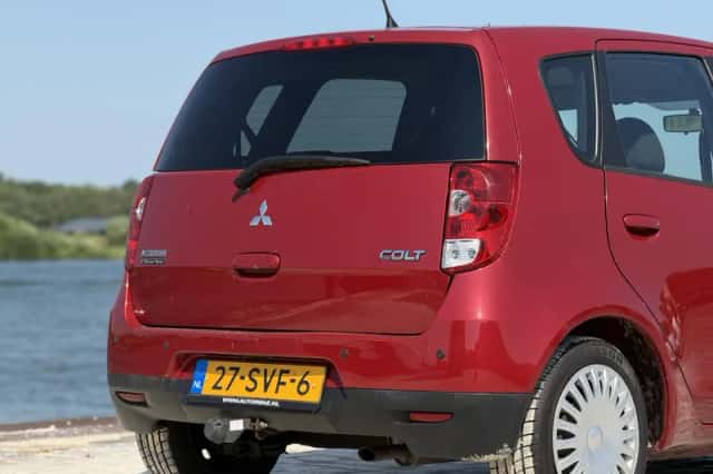 Mitsubishi Colt (2011) thumbnail 4