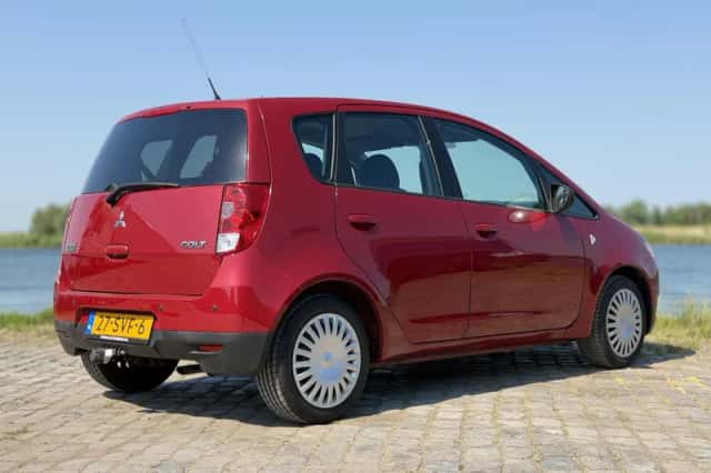 Mitsubishi Colt (2011) thumbnail 5