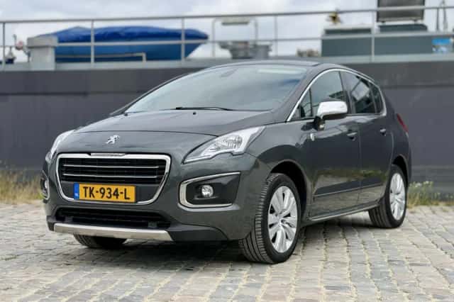 Peugeot 3008 (2015) thumbnail 1