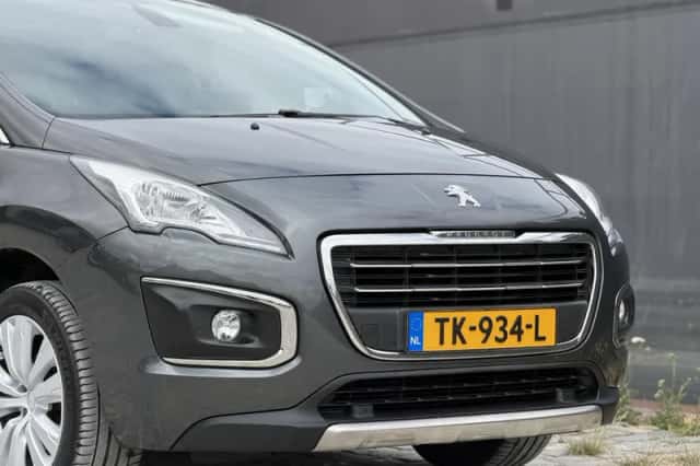 Peugeot 3008 (2015) thumbnail 2