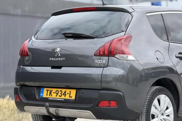 Peugeot 3008 (2015) thumbnail 4