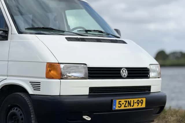 Volkswagen Transporter (2002) thumbnail 2
