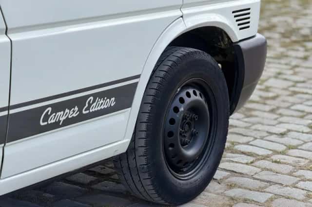 Volkswagen Transporter (2002) thumbnail 6