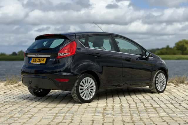 Ford Fiesta (2009) thumbnail 5
