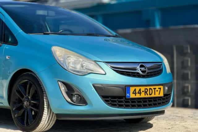 Opel Corsa (2011) thumbnail 2