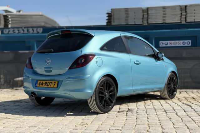 Opel Corsa (2011) thumbnail 5