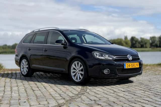 Volkswagen Golf (2011) thumbnail 3