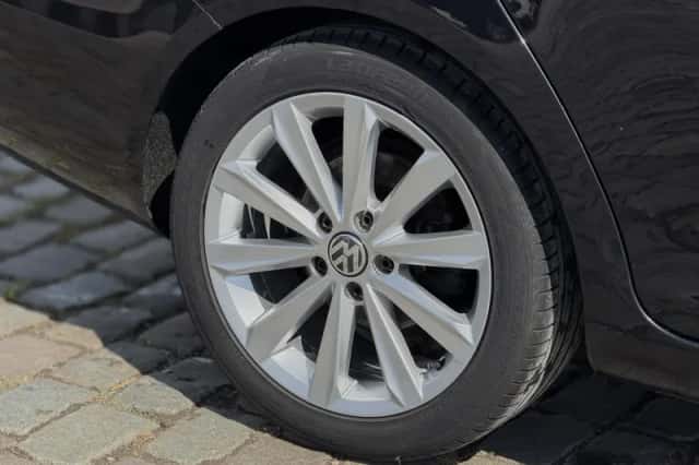 Volkswagen Golf (2011) thumbnail 6