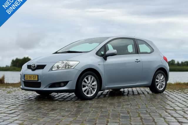 Toyota Auris (2007) thumbnail 1