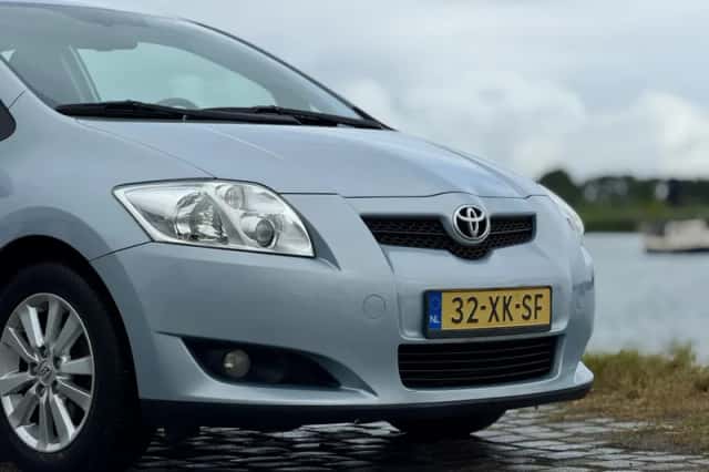Toyota Auris (2007) thumbnail 2