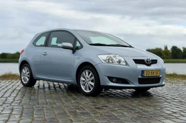 Toyota Auris (2007) thumbnail 3
