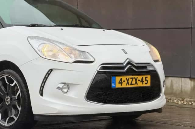 Citroën DS3 (2010) thumbnail 2