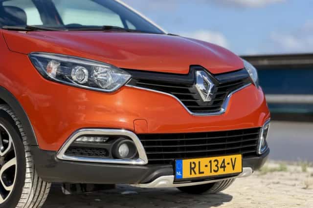 Renault Captur (2013) thumbnail 2