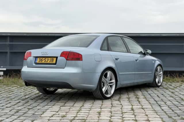 Audi A4 (2006) thumbnail 5