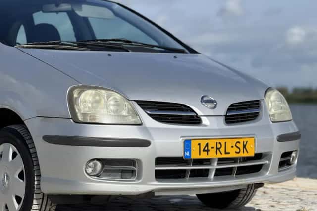 Nissan Almera Tino (2005) thumbnail 2
