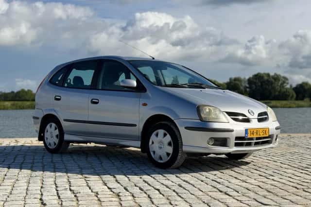 Nissan Almera Tino (2005) thumbnail 3