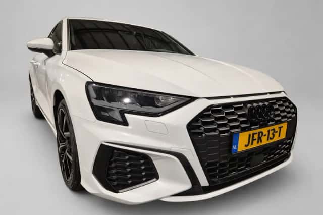 Audi A3 (2024) thumbnail 1