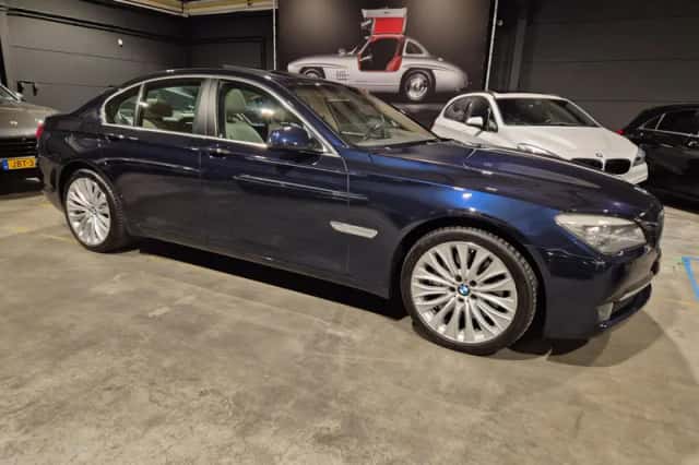 BMW 7-Serie (2012) thumbnail 2