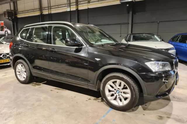 BMW X3 (2013) thumbnail 2