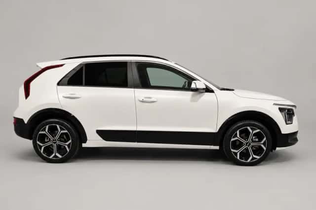 Kia Niro (2023) thumbnail 2