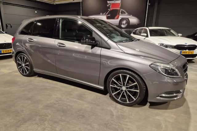 Mercedes-Benz B-Klasse (2014) thumbnail 2