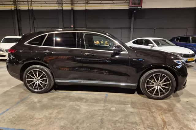 Mercedes-Benz EQC (2020) thumbnail 2