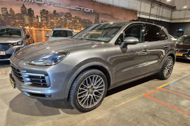 Porsche Cayenne (2019) thumbnail 6