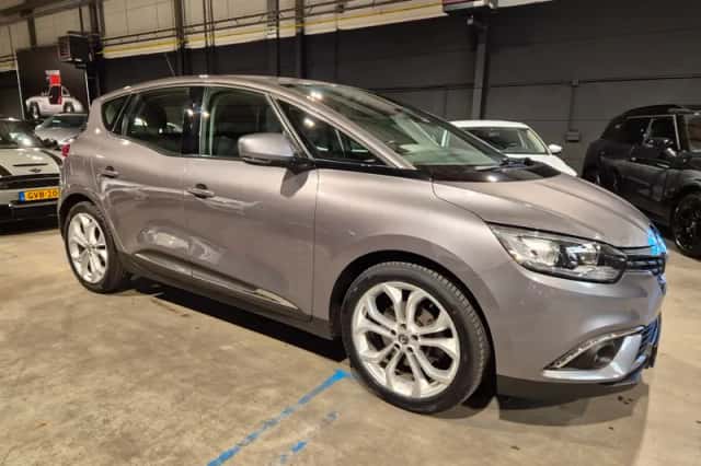Renault Scénic (2017) thumbnail 2