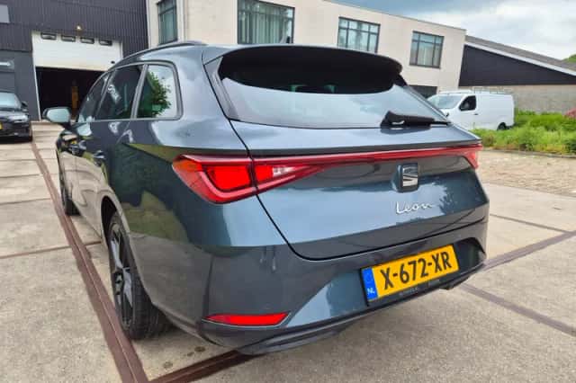 SEAT Leon Sportstourer (2022) thumbnail 4