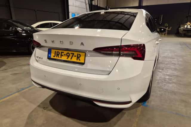 Škoda Octavia (2024) thumbnail 4