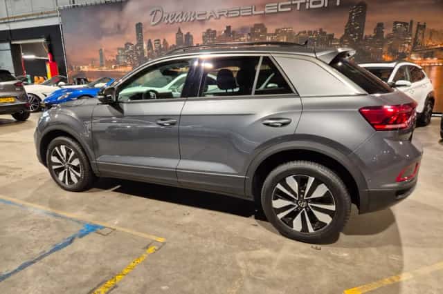 Volkswagen T-Roc (2025) thumbnail 5