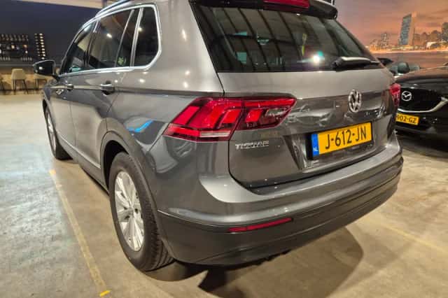 Volkswagen Tiguan (2017) thumbnail 4