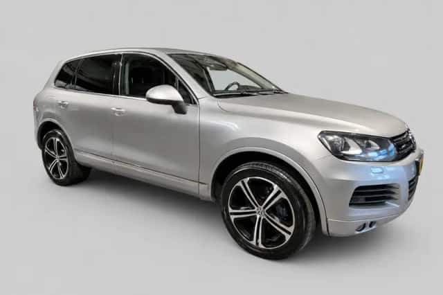 Volkswagen Touareg (2011) thumbnail 2