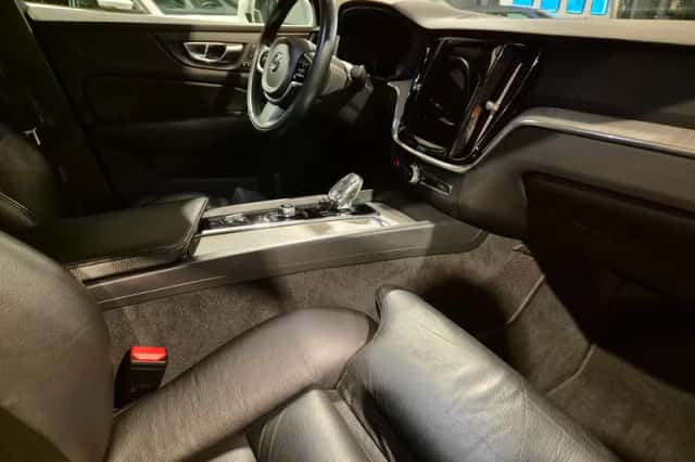 Volvo S60 (2021) thumbnail 6