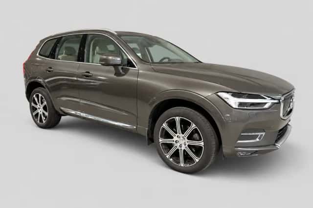 Volvo XC60 (2017) thumbnail 2