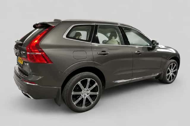Volvo XC60 (2017) thumbnail 3