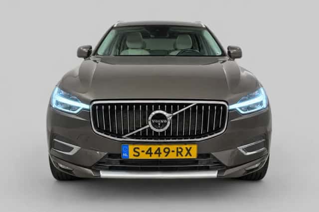 Volvo XC60 (2017) thumbnail 6