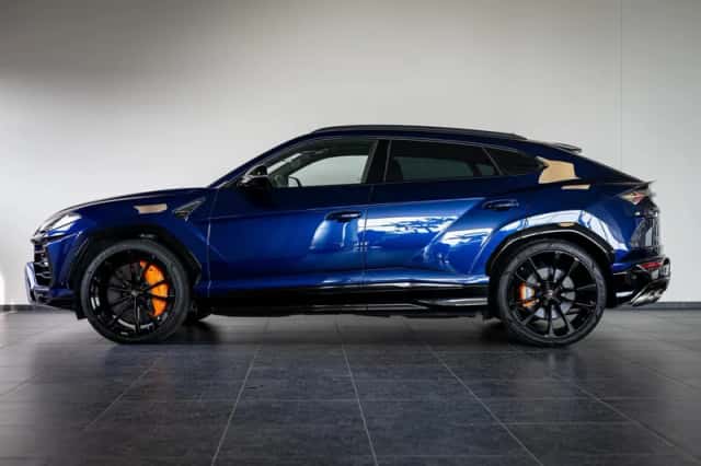 Lamborghini Urus (2020) thumbnail 3