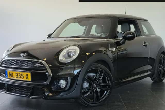 MINI Cooper (2017) thumbnail 1